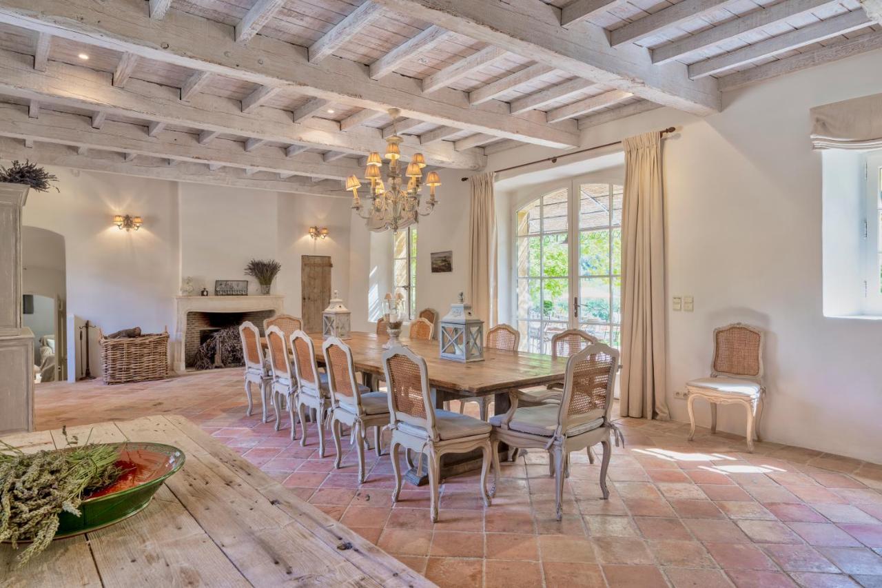 Вилла Domaine De Puybernier Jouques Экстерьер фото